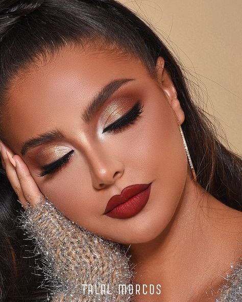 Evening Makeup Looks Red Lip, Soft Smokey Eye Makeup With Red Lips, Elegant Red Makeup Looks, Make Up Looks Red Lip, Makeup Looks Bold Lip, Bronze Makeup With Red Lips, Bridesmaid Makeup Red Dress, Mardi Gras Ball Makeup, Bold Makeup Looks Red Lips