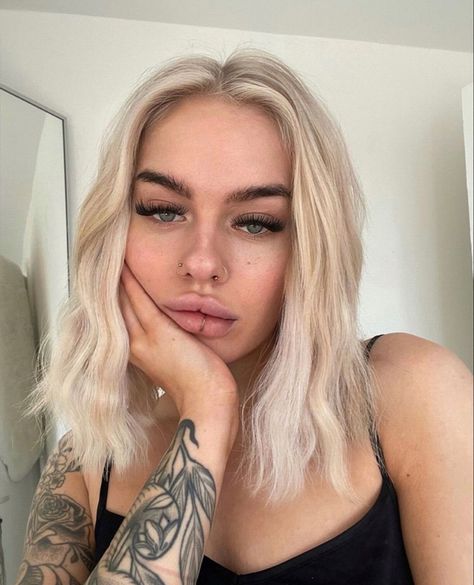 Thick Blonde Bob, Bleached Hair Dark Roots, 2024 Aspirations, Bleach Blonde Bob, Platinum Blonde Bob, Platinum Bob, Short Bleached Hair, Short Platinum Blonde Hair, Platinum Blonde Bobs