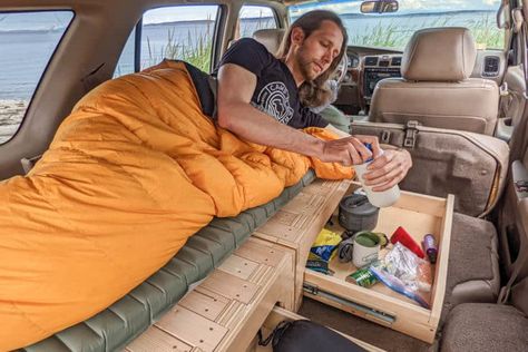 Stealth Van Living, Honda Crv Camping, Suv Conversion, Stealth Van, Van Decor, Vehicle Camping, Bil Camping, 1000 Lifehacks, Minivan Camper Conversion