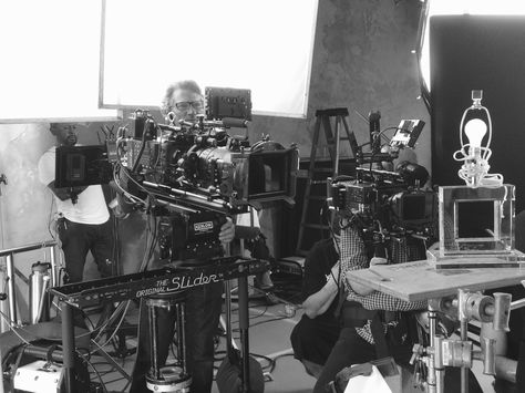 Another shot from the Philippe Le Sourd L'Oreal commercial with A camera 1st AC Hector Rodriguez, "B" Operator John Skotchdopole, and DP Philippe Le Sourd. Camera Operator Aesthetic, Crank Movie, Camera Operator, Hollywood Aesthetic, Film Story, Story Structure, Movie Camera, Hand Crank, Website Creation