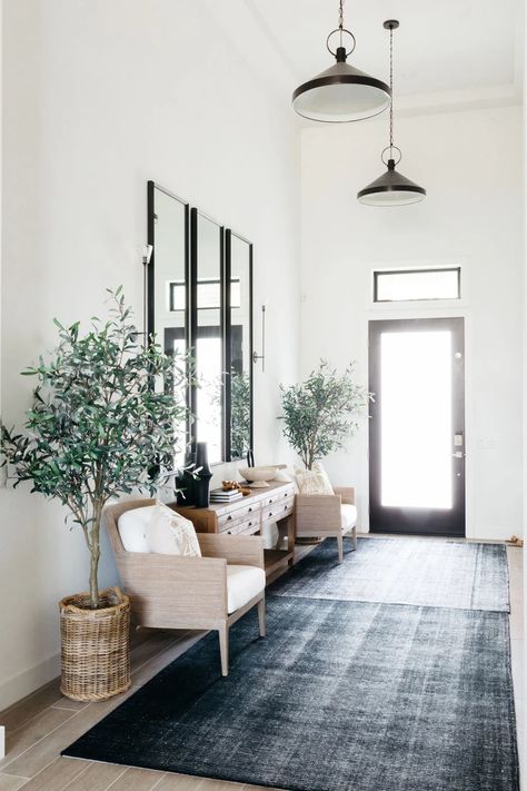 Long Foyer Ideas Entryway, Long Entry Hallway Ideas, Large Entryway Ideas, Coffee Table Modern Farmhouse, Large Entryway Decor, Long Foyer, Entrance Lobby Design, Open Entryway, Foyer Ideas Entryway