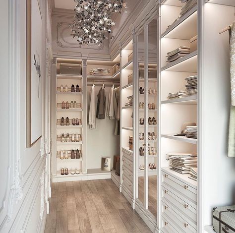 Walk In Closet Inspiration, Dressing Room Closet, Dream Closet Design, Walk In Closet Design, Bedroom Interior Design Luxury, Luxury Closets Design, Classic Interior Design, Dream Closets, Closet Inspiration