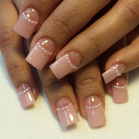 Wedding nails like the color and pearls but in a rounded or almond nail instead Finger Makeup, Pinky Nail, Nail Bling, Wedding Day Nails, Wedding Goodies, Funky Nail Designs, Cute Nail Polish, Nail Tip Designs, Pretty Nail Designs