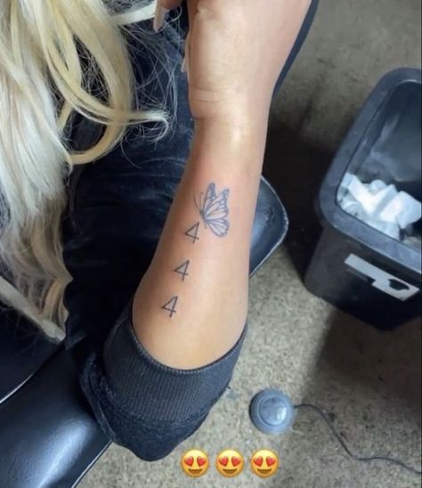 Island Nails, Butterfly Tattoos On Arm, Cute Thigh Tattoos, Butterfly Hand Tattoo, Cute Hand Tattoos, Pretty Hand Tattoos, Foot Tattoos For Women, Blue Tattoo, Tattoos For Black Skin