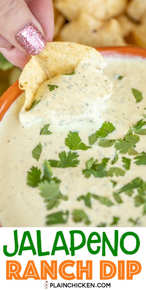 Jalapeno Ranch Dip - so simple and tastes better than Chuy's! Made this for a party and it was the first thing to go! Pickled jalapenos, cilantro, sour cream, mayonnaise, buttermilk, tomatillo green salsa, cumin and Ranch dressing mix. Packs a kick! Great with chips, veggie slices, or with your favorite Mexican dish. Swap this for your usual ranch dressing when you want to kick things up a notch. #mexican #dip #chuys #jalapenoranch #ranchdressing Chuys Green Sauce, Things To Make With Jalapenos, Chuys Jalapeno Ranch Dip, Chuys Jalapeno Dip, Jalapeño Cilantro Dip, Jalapeño Ranch Dip, Vegan Bechamel, Mexican Dip, Nacho Dip