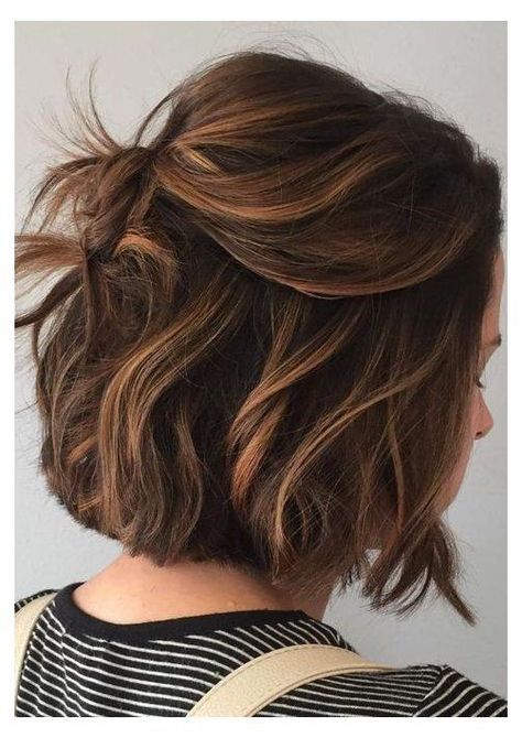 Short Brown Hairstyles, Short Dark Brown Hair, Brown Hairstyles, Short Hair Model, Chocolate Brown Hair Color, Latest Hair Color, Hair Color Caramel, Short Brown Hair, Caramel Balayage