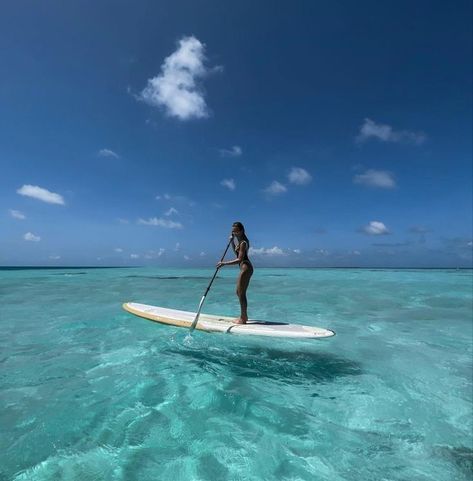 Stand UP paddle Beach Vsco, Paddle Boarding Pictures, Paddle Surfing, Ocean Pictures, Italy Aesthetic, Ocean Vibes, Aesthetic Vibes, Paddle Board, Summer Bucket