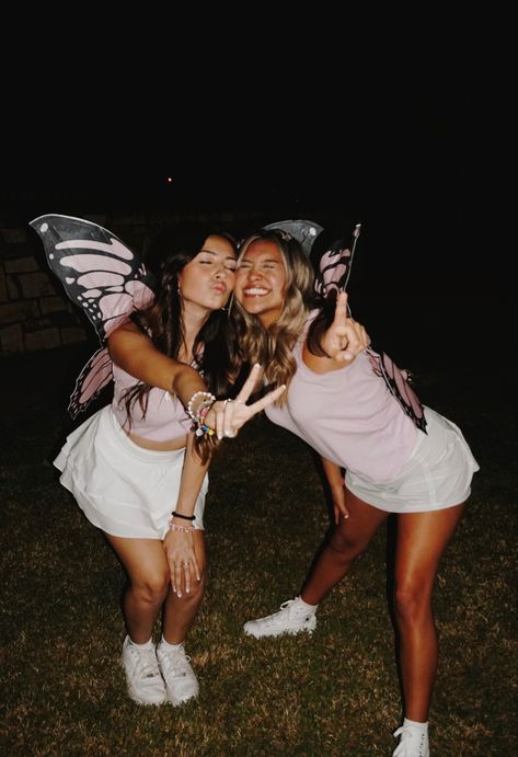 butterfly big little sorority alpha chi omega Butterfly Big Little Reveal, Butterfly Halloween Costume Women, Halloween Costumes For Parties, Unique Big Little Reveal Themes, Sorority Scrapbook, Good Halloween Costumes, Big Little Themes, Big Little Reveal Themes, Halloween Costumes For College