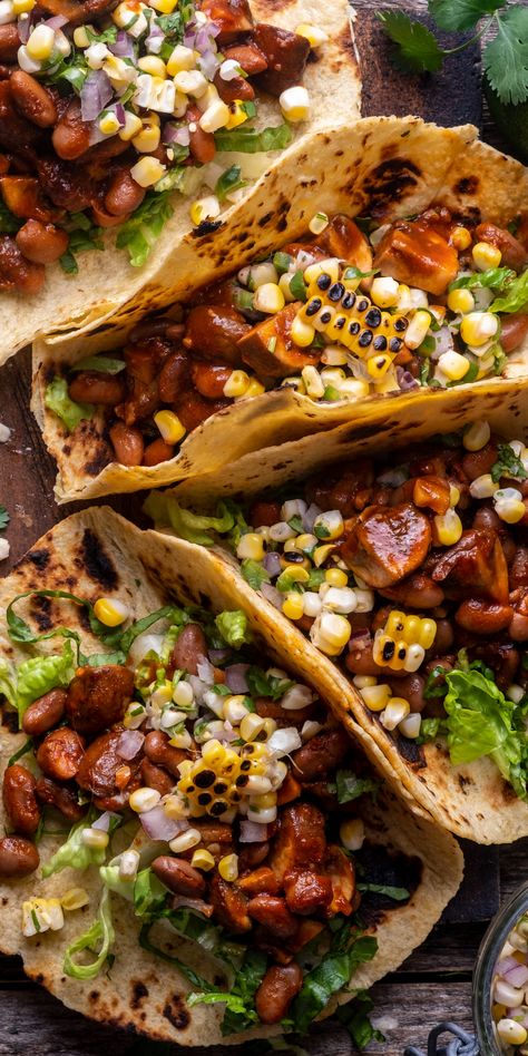 Vegan Taco Bar Ideas, Vegan Taco Recipes, Vegan Cafe Food, Mushroom Tacos Recipes, Tacos Recipes Vegetarian, Salted Snacks, Vegan Street Tacos, Plant Based Tacos, Grilled Vegetarian