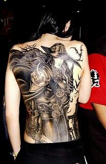 I LOVE VAMPIRE HUNTER D Vampire Hunter D Tattoo, Good Tattoo, Spinal Tattoo, Hunter Tattoo, Tattoos Back, Vampire Hunter D, Worlds Best Tattoos, D Tattoo, Amazing Tattoos