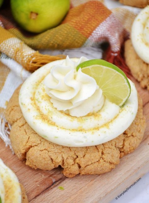 Porch Bakery, Key Lime Pie Cookies, Key Lime Cookie Recipe, Pie Cookies Recipe, Key Lime Cookies, Crumble Cookie Recipe, Graham Cookies, Crumble Cookies, Graham Cracker Cookies