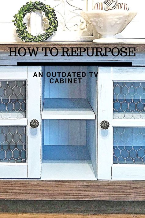 Take an outdated TV cabinet/console and repurpose it into a farmhouse bench with storage Tv Cabinet Redo, Tv Cabinet Repurpose, Antique Tv Stands, Tv Stand Makeover, Upcycled Cabinet, Old Tv Stands, Furniture Repurposing, Old Entertainment Centers, Television Stand