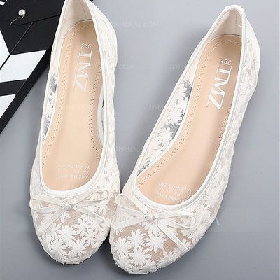 Stylish Watches For Girls, Bride Flats, Tas Gucci, No Wedding, Wedding Boots, Lace Flats, Wedding Shoes Bride, Bridal Shoes Flats, Bridal Wedding Shoes