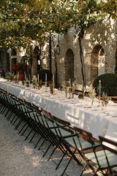 Destination Wedding Italy, Summer Wedding Decorations, Wedding In Italy, Tuscan Wedding, Outdoor Dinner, Destination Wedding Locations, Wedding Inspiration Summer, Tuscany Wedding, Wedding Mood Board