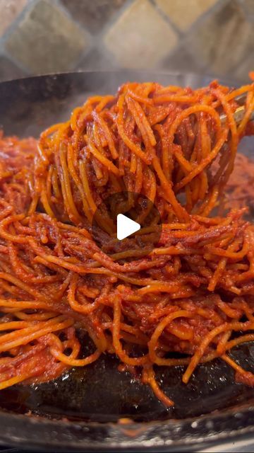 Assassins Spaghetti Recipe, Assassin Spaghetti, Red Pasta Sauce Recipes, Tomato Paste Pasta Sauce, Dry Pasta Recipe, Red Sauce Pasta Recipe, Tomato Paste Recipe, Tomato Spaghetti, Fried Pasta