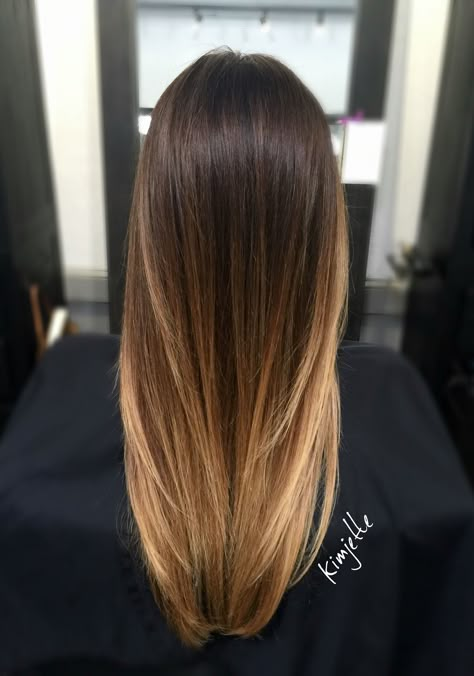 Balayage Straight Brown Hair, Highlights Ombre Brown Hair, Sombre Hair Straight, Brunette Blonde Balayage Straight, Highlighted Tips Of Hair, Hairstyles For Medium Length Hair Blonde Highlights, Carmel Balayage Brunettes Straight, Straight Caramel Balayage, Brunette Ombre Straight Hair