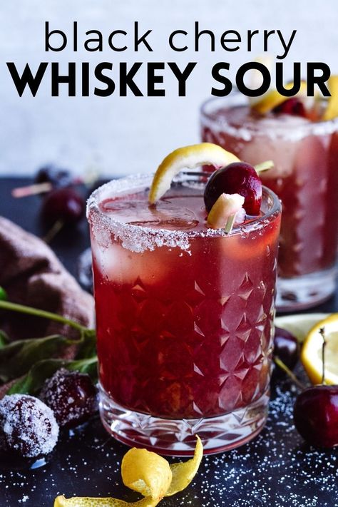 Cherry Whiskey Sour, Whiskey Sour Cocktail, Cherry Whiskey, Whisky Cocktail, Bourbon Drinks, Yummy Alcoholic Drinks, Mixed Drinks Alcohol, Sour Cocktail, Boozy Drinks