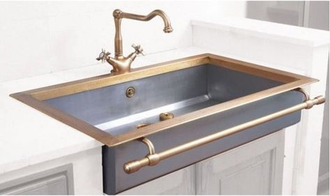 first I have seen with my desire of a towel bar across front of kitchen sink. love the undivided sink; not so much the faucet Bronze Kitchen Sink, Rental Kitchen, Apron Front Sink, Firenze Italy, Brass Sink, Kitchen Taps, Farmhouse Sink, Stainless Steel Kitchen, Kitchen Pantry