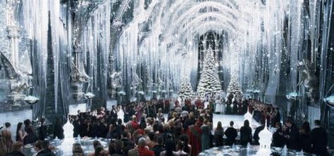 Yule Ball Aesthetic, Harry Potter Yule Ball, Hogwarts Christmas, Harry Potter Wall, Ravenclaw Aesthetic, Ball Aesthetic, The Goblet Of Fire, Theme Harry Potter, Yule Ball