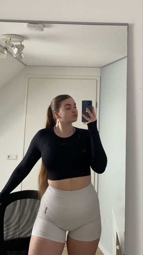 Midsize Gym Aesthetic, Curvy Gym Outfit, Gym Outfits For Women Plus Size, Midsize Gym, Gorditas Aesthetic, Curvy Workout Outfit, Plus Size Gym Outfits, Selfies Ideas, Outfits Gorditas