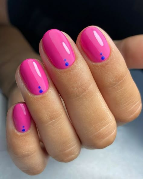 Pink And Blue Manicure, Oval Nails Designs Short, Pink Nail Gradient, Hot Pink Blue Nails, Summer Nails With Dots, Hot Pink Short Nail Designs, Gel Nails Dots, Pink And Blue Nails Short, Navy Blue And Pink Nails