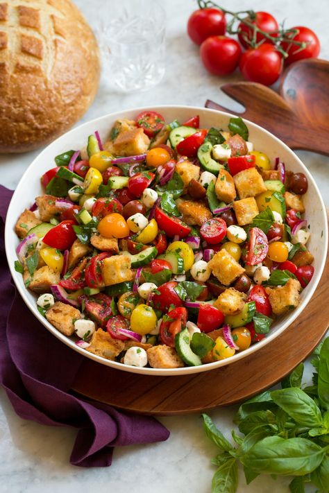 Panzanella Salad Italian Bread Salad, Basil Bread, Mozzarella Pearls, Chili Sauce Recipe, Panzanella Salad, Bread Salad, White Balsamic Vinegar, Toasted Bread, Italian Salad