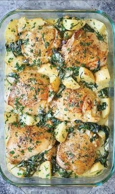 Garlic Parmesan Cream Sauce, Harvest Meals, Parmesan Cream Sauce, Night Recipes, Chicken And Potatoes, Chicken And Spinach, Chicken Potatoes, Ayam Goreng, Deilig Mat