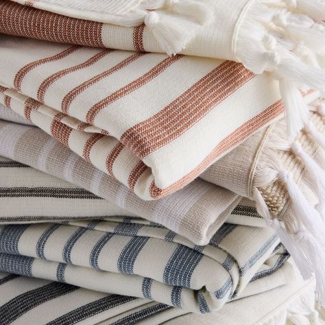 Turkish Hand Towels Bathroom, Turkish Towels Bathroom Decor, Wellness Vibes, Turkish Towels Bathroom, Best Towels, Cozy Bath, Kids Hooded Towels, Towel Weaving, Bath Wrap