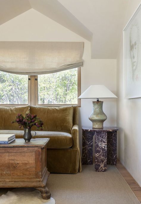 velvet couch with an antique wood coffee table in front and a marble end table on the side Marie Flanigan, Modern Contemporary Living Room, Contemporary Living Room Design, 카페 인테리어 디자인, New Interior Design, Lounge Design, Living Room Inspo, Contemporary Living Room, A Living Room