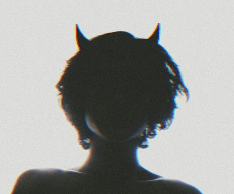 description Demon Aesthetic, Devil Aesthetic, رعب نفسي, Shadow Pictures, Seni Cat Air, Arte Obscura, Black Aesthetic Wallpaper, Black And White Aesthetic, Dark Photography