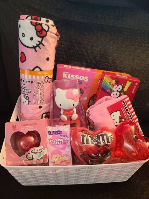 Hello Kitty Basket, Pink Gift Basket, Hello Kitty Gifts, Valentine Gift Baskets, Valentine Baskets, Birthday Basket, Cute Gifts For Friends, Diy Birthday Gifts For Friends, Gifts To Make