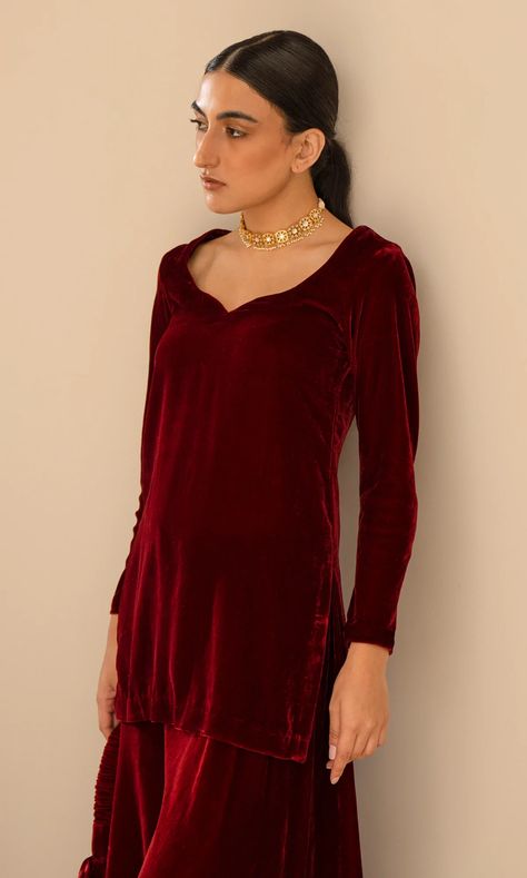 Velvet Short Kurti, Short Shirt With Plazo, Velvet Garara, Velvet Kurti Design, Velvet Sharara Suit, Red Velvet Dress Long, Velvet Sharara, Red Velvet Shirt, Red Velvet Suit