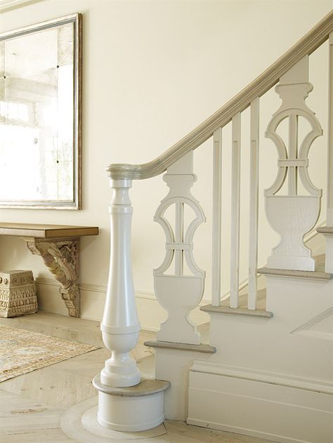 cool-stair-railing-traditional-home-louise-brooks Transitional Staircase, Staircase Styles, Stair Posts, Handrail Design, Staircase Makeover, Stair Case, Newel Posts, Staircase Railings, Wood Stairs