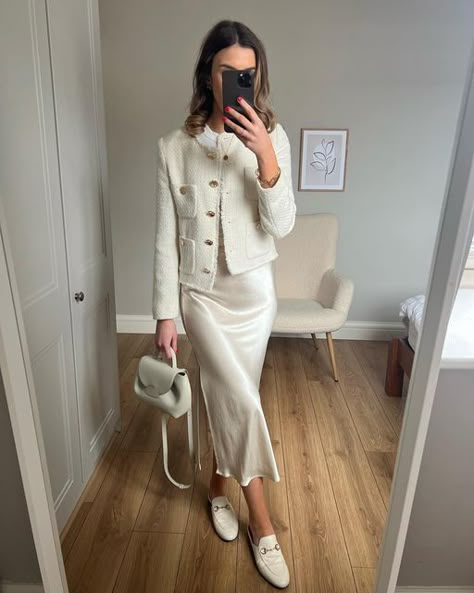 Deirdre Phelan on Instagram: "A better look at the outfits from my “ways to wear a satin skirt” all outfits are linked on my story🥰 Have a lovely Friday! ❤️ • • • #minimal style #whowhatwearing #ootdgals #neutralstyle #streetstyleinspo #styling #outfitdetails #satinskirt #londonblogger #anotheroutfitpost #waystowear #outfitinspiration #styleblogger #ootdmagazine #outfitideas #discoverunder200k #stylingreel #ootd #zara" Classy Satin Skirt Outfit, Zara Satin Skirt, Satin Skirt Wedding Guest, Satin Skirt Formal Outfit, Silk Skirt Outfit Classy, Zara Outfit 2024, White Satin Skirt Outfit, Satin Midi Skirt Outfits, Satin Skirt Outfit Classy