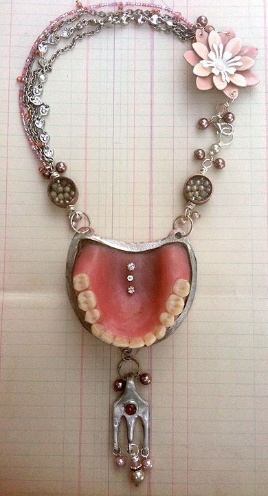 Found Object Jewelry, Dental Art, Funky Jewelry, Diy Schmuck, Tooth Fairy, Found Object, Jewelry Inspo, Jewelry Art, Halloween Costume