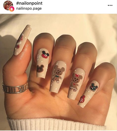 Disney Themed Nails Acrylic Christmas, Nail Learning, Disney Christmas Nails, Disneyland Nails, Disney Inspired Nails, Disney Acrylic Nails, Mickey Nails, Cute Christmas Nails, Winter Nails Acrylic