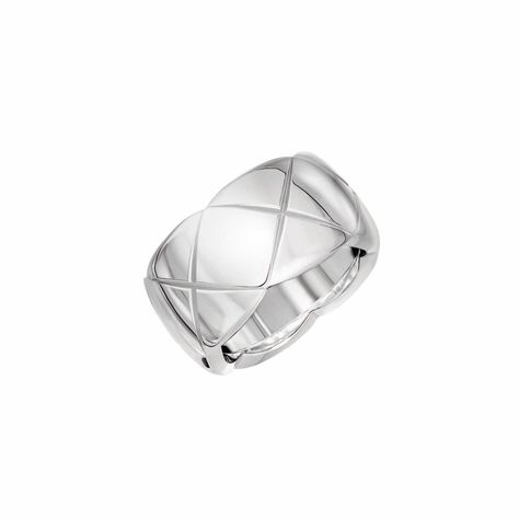 Chanel Makes E-commerce Debut With Net-a-Porter - Fashionista Coco Crush, Geometric Ring, Engagement Ring Sizes, Ring Sale, 18k Gold Ring, Fine Jewelry Collection, Jewelry For Her, Gold Wedding Band, High Jewelry