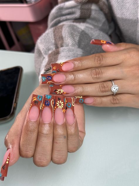 Mexican French Tip Nails, Acrylic Nails For Mexico, Barro Inspired Nails, Nail Ideas Mexican Style, Mexican Style Acrylic Nails, Mexican Short Nails, Cute Mexico Nails, Cantarito Inspired Nails, Traditional Mexican Nails