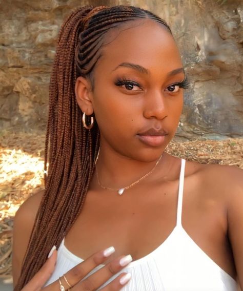 Trending Cornrows, Hairstyle Trending, Feed In Braids Ponytail, Feed In Ponytail, Cornrow Ponytail, Feed In Braids, Cornrows Styles, Africa Style, Braided Hairdo