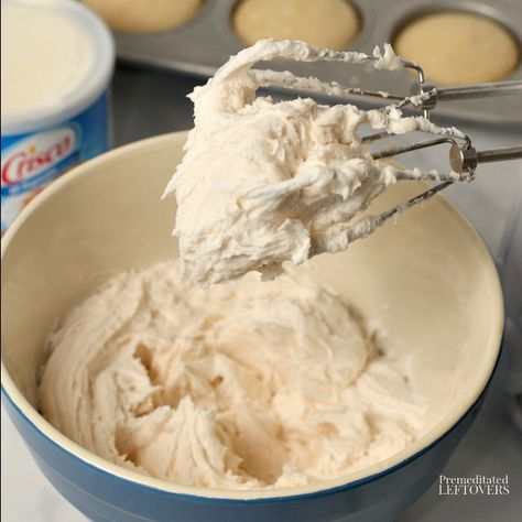 Crisco Icing, Icing With Powdered Sugar, Homemade Cake Icing, Crisco Frosting, Homemade Frosting Recipes, Wedding Cake Frosting, Crisco Recipes, Dairy Free Frosting, Decorating Frosting