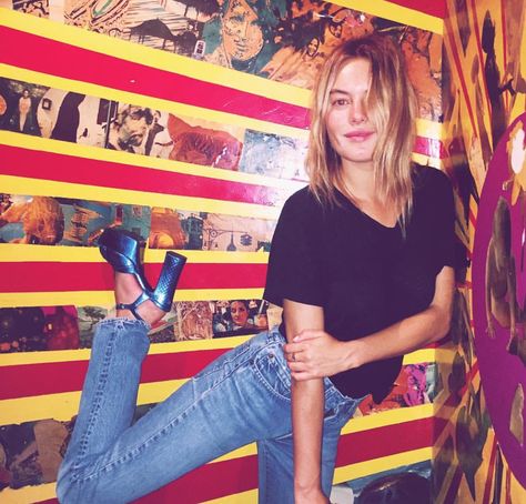 Camille Rowe Style, Camille Rowe, Charlotte Rampling, Modern Haircuts, Look Retro, Elements Of Style, Parisian Chic, Alexa Chung, French Girl