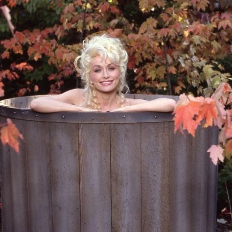 Dolly Parton on Instagram: “It’s Fall Y’all 🍁” Dolly Parton Pics, Back In 1987, Hounds Of Love, Celebrity Quiz, Celebrity Quizzes, 80s Hair, Photoshoot Pics, Carrie Fisher, Dolly Parton