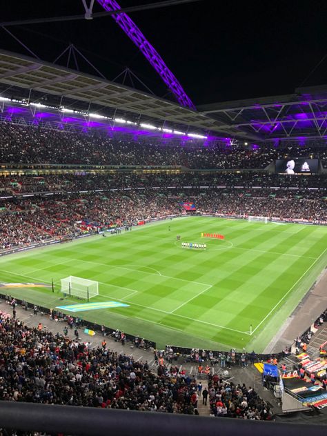 Football egland wembley Wembley Stadium Aesthetic, Wembley Stadium Football, Football Stadium Aesthetic, Pic Editing, Stadium Wallpaper, Football Aesthetic, England Ladies Football, London Pictures, Wembley Stadium