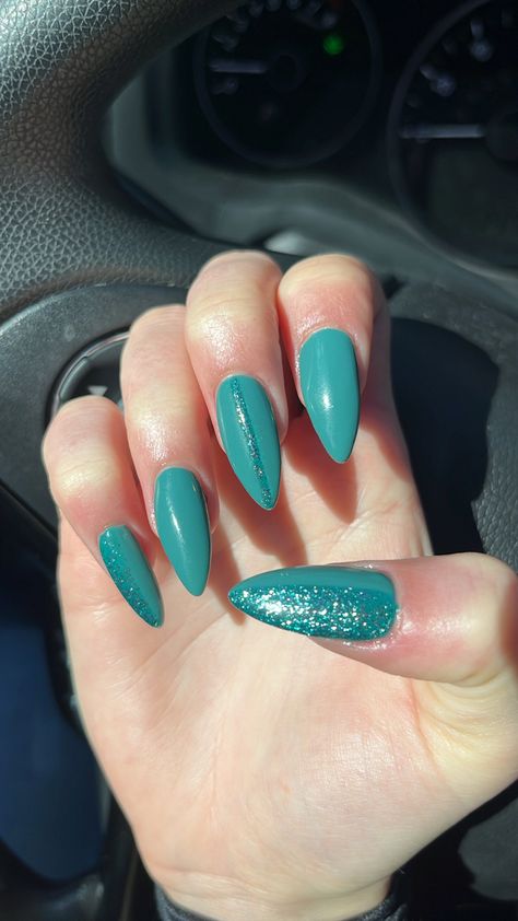 Dark Teal Acrylic Nails, Teal Glitter Nails, Dark Teal Nails, Prom Details, Teal Acrylic Nails, Teal Nails, Prom 2023, Sparkle Nails, Sparkly Nails