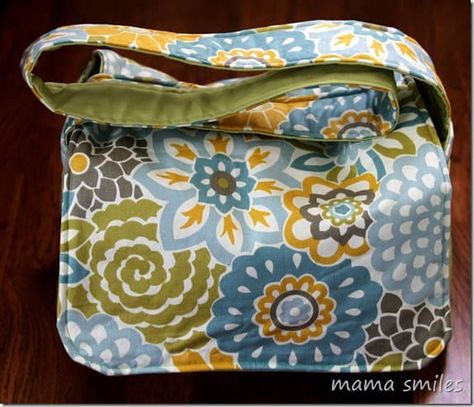 Sew Messenger Bag, Messenger Bag Sewing, Bag Sewing Tutorial, Messenger Bag Patterns, Diy Luggage, Bag Sewing Pattern, Diy Sac, Sewing Bags, Diy Bags