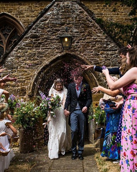 A charming English wildflower wedding at the family farm - Bridal Musings English Outdoor Wedding, English Country Wedding Dress, Small English Wedding, British Wedding Decor, English Farm Wedding, British Country Wedding, English Countryside Wedding Aesthetic, English Cottage Wedding, English Wedding Dress