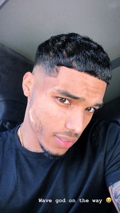 Long Buzz Cut, Rome Flynn, Very Short Hair Men, Attractive Black Men, Fade Haircuts For Men, Best Fade Haircuts, Hair Stayl, Waves Haircut, Shaved Hair Designs