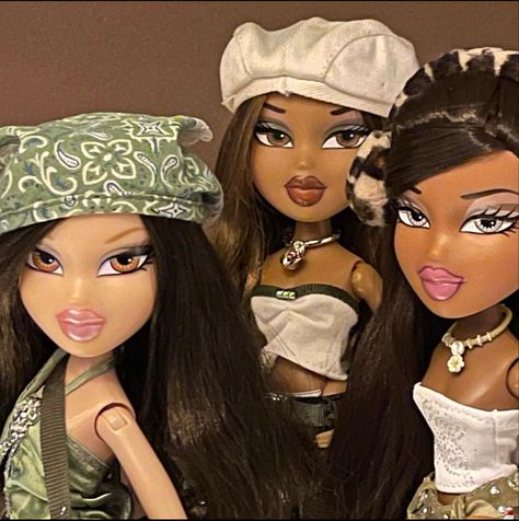 3 Dolls Pics, Bratz Trio Pfp, 4 Bratz Dolls Aesthetic, Bratz 3 Girl, Bratz Trio, Chloe Bratz Doll, 3 Bratz Dolls, Iconic Trios Female, Trio Cartoon