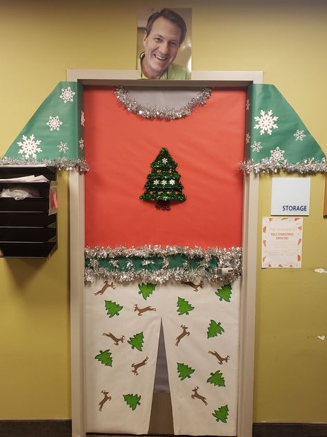 Office Christmas Door, Christmas Door Decorating Contest Ideas, Door Decorating Contest Ideas, Christmas Door Decorating, Diy Christmas Door Decorations, Door Decorations Classroom Christmas, Batman Decor, Holidays Decorations, Diy Christmas Door