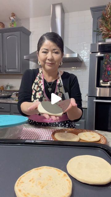 Gorditas Recipe Mexican Maseca, Gorditas Recipe Mexican Easy, How To Make Gorditas, Mexican Gorditas Recipe, Easy Gorditas Recipe, Chicken Gorditas, Homemade Gorditas, Mexican Gorditas, Gorditas Recipe Mexican